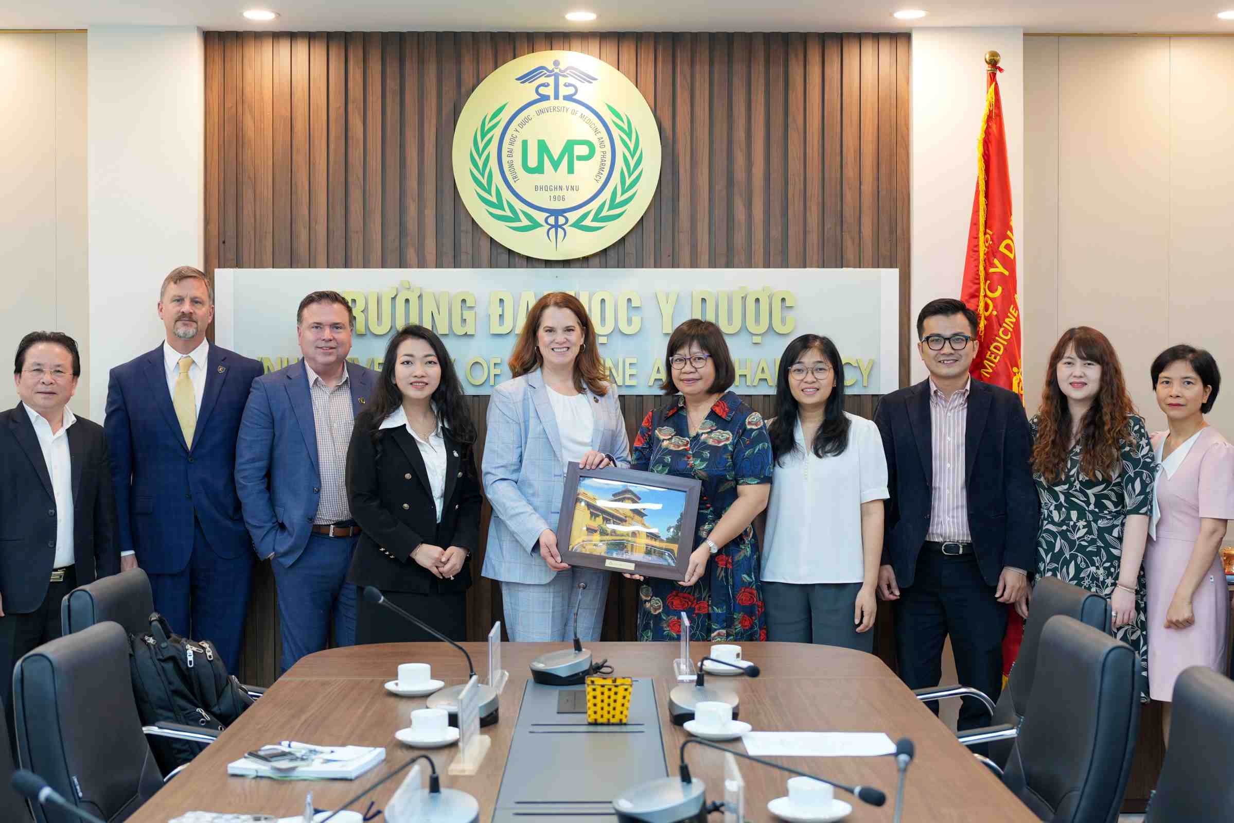 Triển vọng hợp tác đào tạo, nghiên cứu và học bổng quốc tế giữa Trường Đại học Y Dược, ĐHQGHN và đối tác Hoa Kỳ